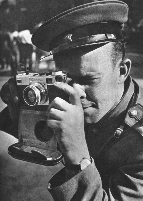 Всю войну - с фотокамерой в руках