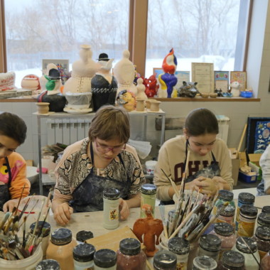 Ролик о детских занятиях в мастерской керамики ИКЦ