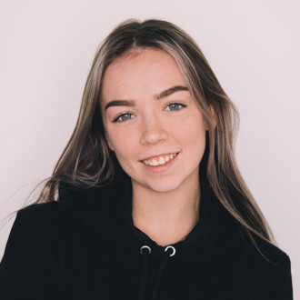 Алла Жарова